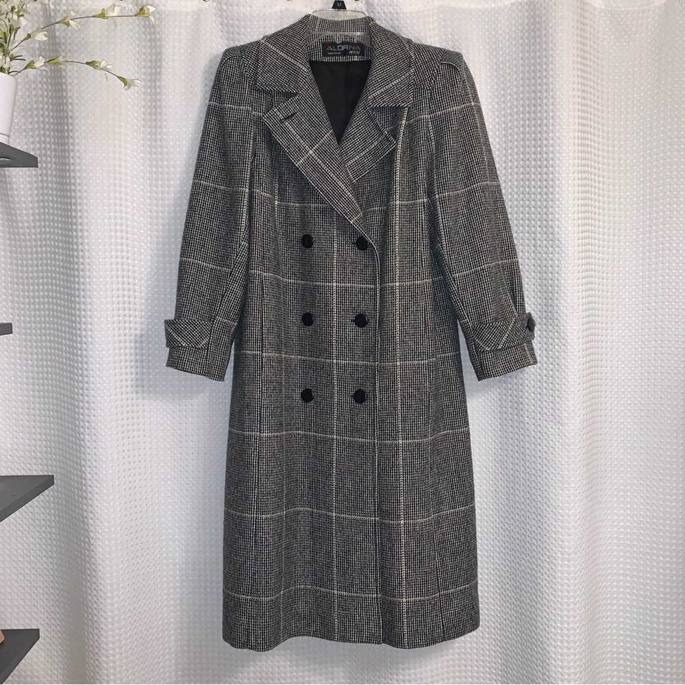 Alorna Vintage Petite Double Breasted Wool Blend Plaid Trenchcoat.